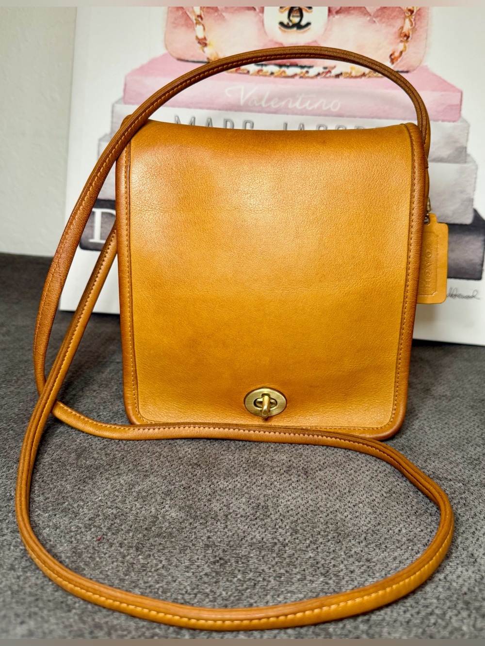 Vintage Coach British Tan Leather Compact Pouch No. 010-3042 Style #9620